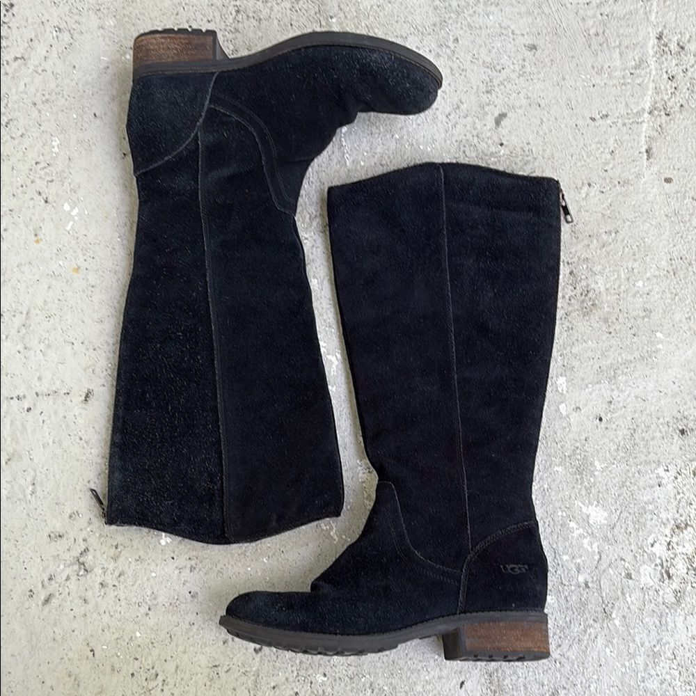UGG Sheldon suede boots